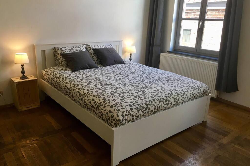 En Plein Coeur De Bruxelles. Superbe Duplex.A Voir! Bruxelas Exterior foto